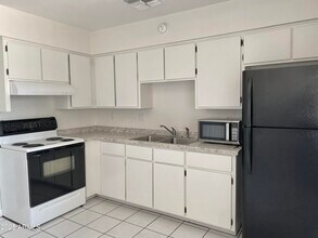 143 S Mountain Rd in Apache Junction, AZ - Building Photo - Building Photo