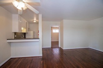 8803 Timberside Dr-Unit -8 in Houston, TX - Building Photo - Building Photo