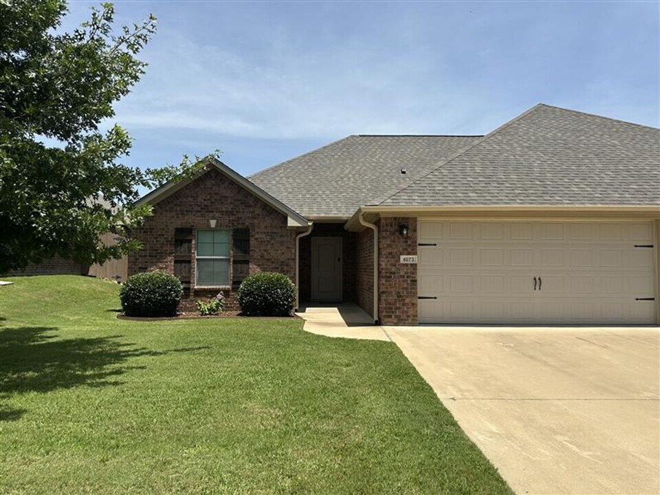4083 Stonebridge Dr in Tyler, TX - Building Photo