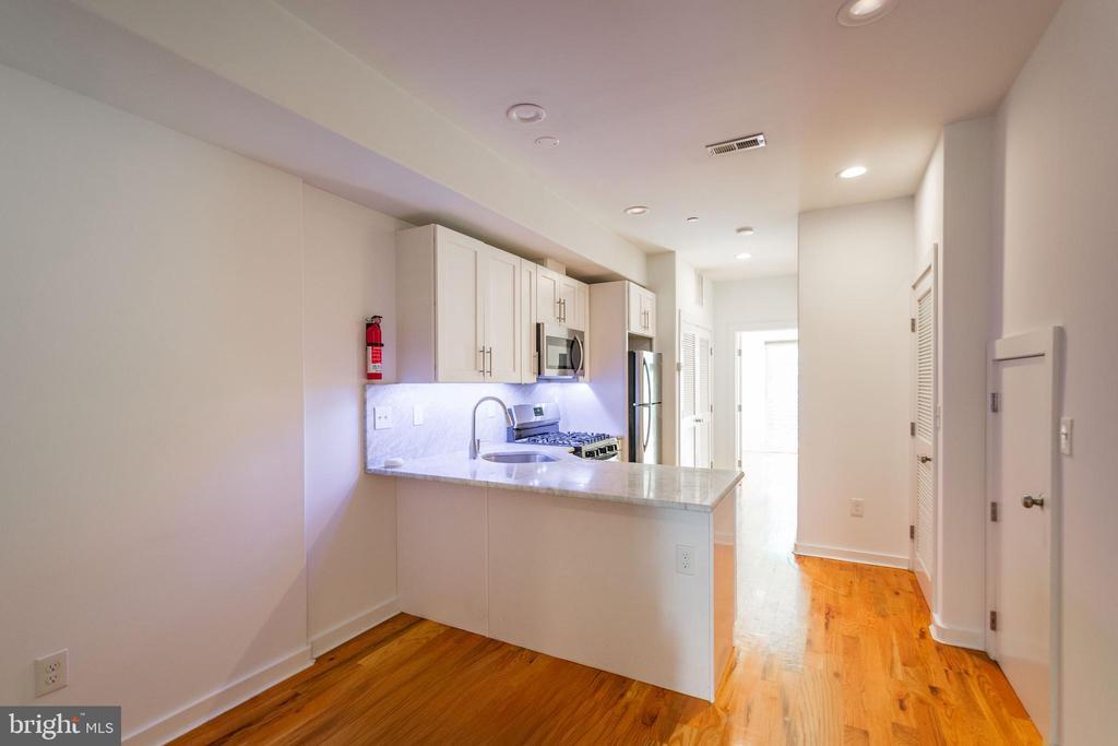 1642 N Marshall St in Philadelphia, PA - Building Photo