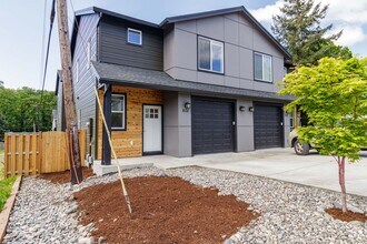 802 NW 7th Ave in Camas, WA - Building Photo - Building Photo