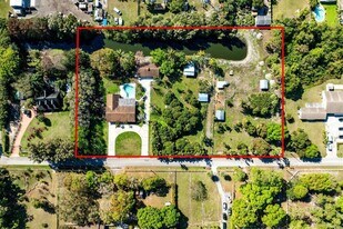5313 Colbright Rd in Greenacres, FL - Building Photo