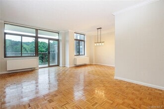 35 N Chatsworth Ave in Larchmont, NY - Building Photo - Building Photo