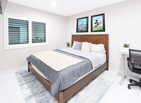 2719 Mar Les Ln, Unit 2 in Santa Ana, CA - Building Photo