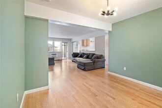 55 Monroe Blvd in Long Beach, NY - Building Photo - Building Photo