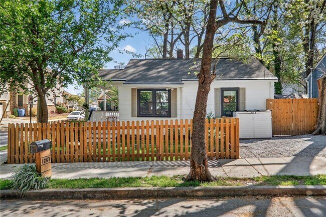 1267 Lyle Pl NW in Atlanta, GA - Building Photo - Building Photo