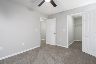 Summer Tree Apartments in Dothan, AL - Building Photo - Interior Photo