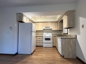 1982 Drury Ln in Columbus, OH - Building Photo - Building Photo