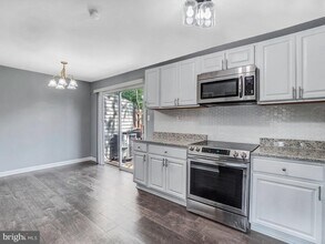 330 Brock Square in Fredericksburg, VA - Building Photo - Building Photo