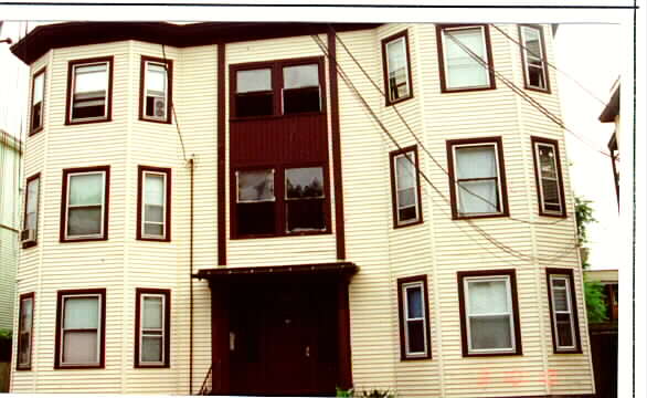 109 Gilman St in Somerville, MA - Building Photo