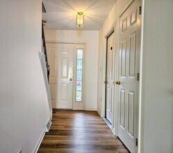 107 Acorn Ln in Mountville, PA - Foto de edificio - Building Photo