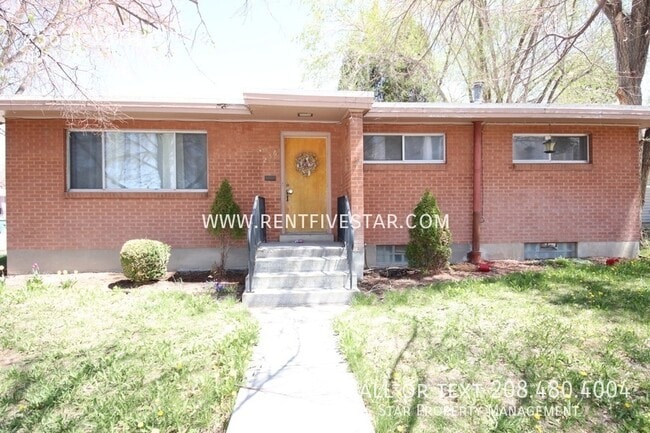 property at 256 N 13th Ave