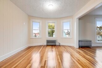 109 Rockdale St, Unit 2 in Boston, MA - Building Photo - Building Photo