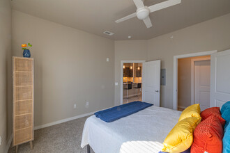 The Curve Apartments in Moore, OK - Building Photo - Interior Photo