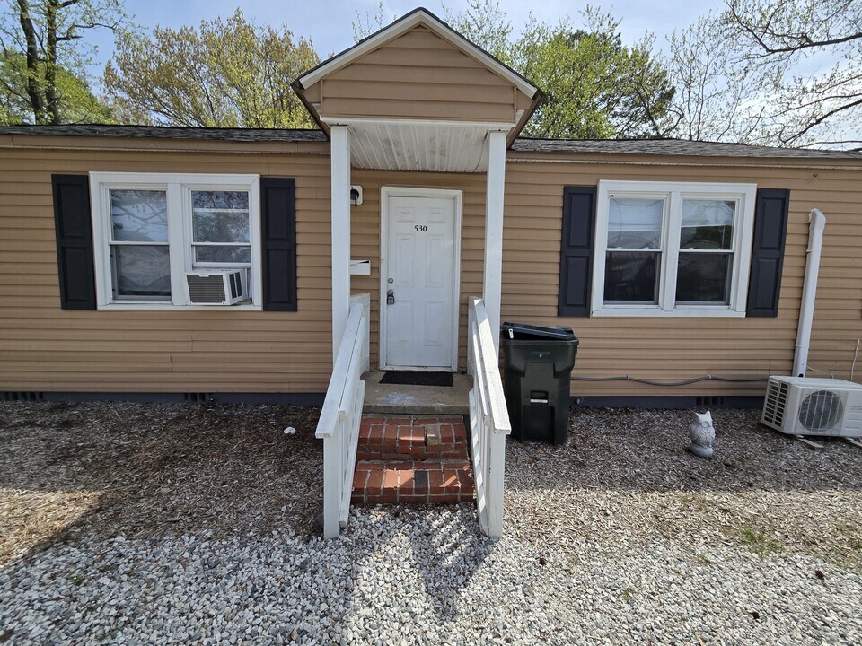 530 Bellwood Rd in Newport News, VA - Building Photo