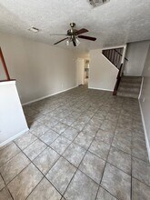 9818 Rockcrest Dr in Houston, TX - Building Photo - Building Photo