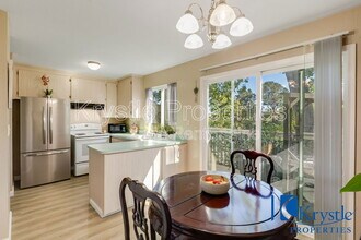 138 Warwick Dr in Benicia, CA - Foto de edificio - Building Photo