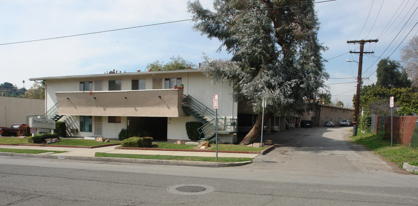 Berkley Apartments in Pomona, CA - Foto de edificio