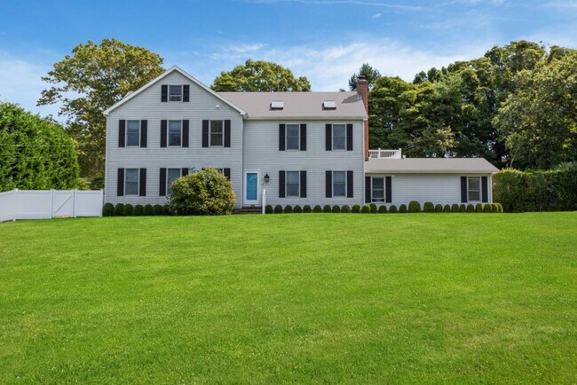 property at 20 Underhill Dr