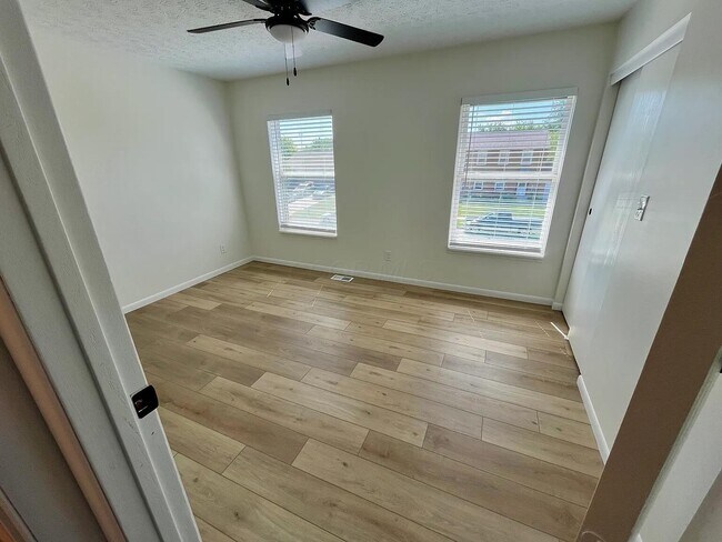 4895 Drayton Rd in Hilliard, OH - Building Photo - Building Photo