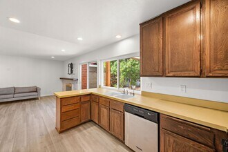 26511 Vía Conchita in Mission Viejo, CA - Building Photo - Building Photo