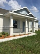 2240 SW Lawrence St in Port St. Lucie, FL - Building Photo