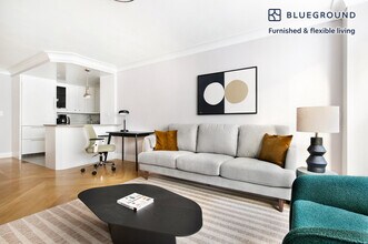 50 W 97th St, Unit SI FL3-ID2199 in New York, NY - Foto de edificio - Building Photo