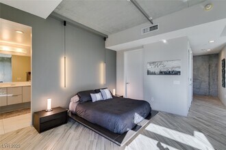 353 E Bonneville Ave in Las Vegas, NV - Building Photo - Building Photo