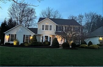 19874 Echo Dr in Strongsville, OH - Building Photo - Building Photo