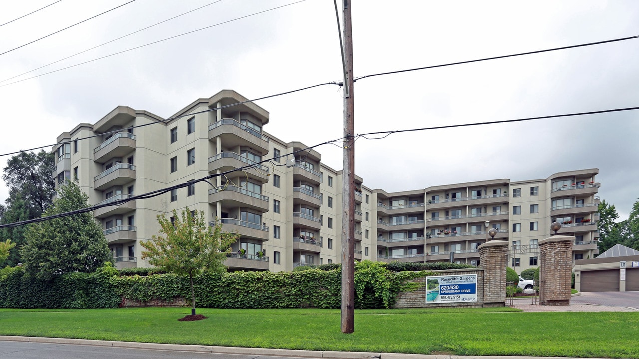 Rosecliffe Gardens I in London, ON - Building Photo