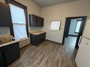 18 S Collett St in Danville, IL - Building Photo - Building Photo