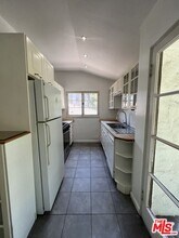 476 Landfair Ave in Los Angeles, CA - Building Photo - Building Photo