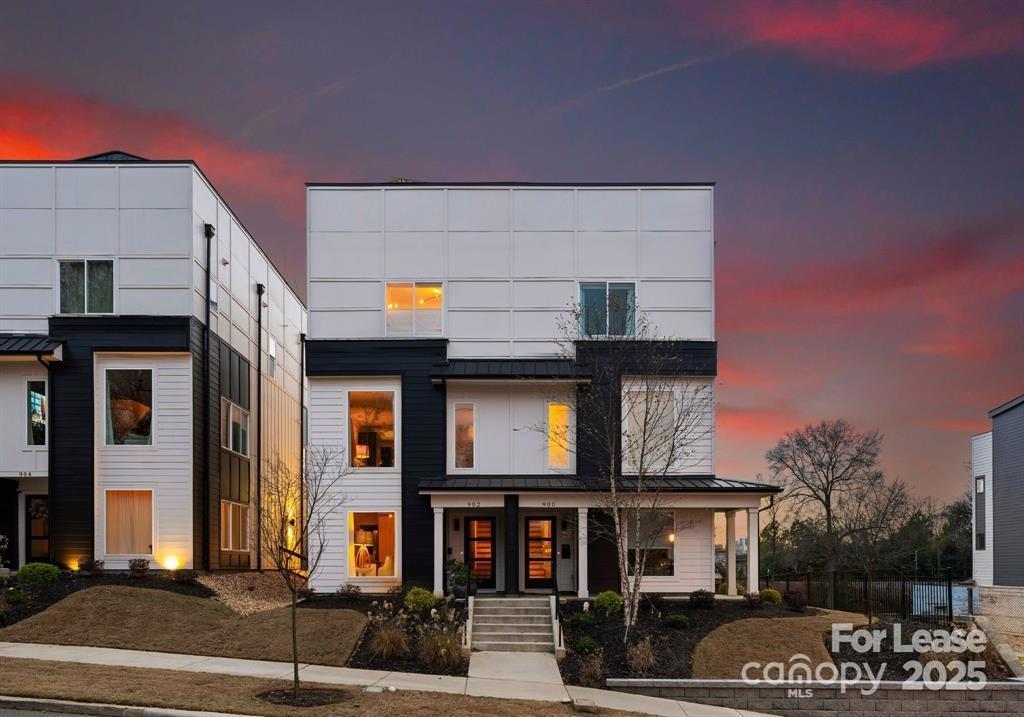 902 Van Every St in Charlotte, NC - Building Photo