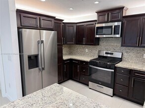 214 NE 108th St in Miami, FL - Building Photo - Building Photo
