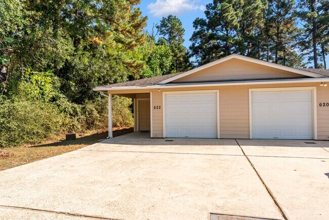 620 Foster St in Tomball, TX - Building Photo - Building Photo