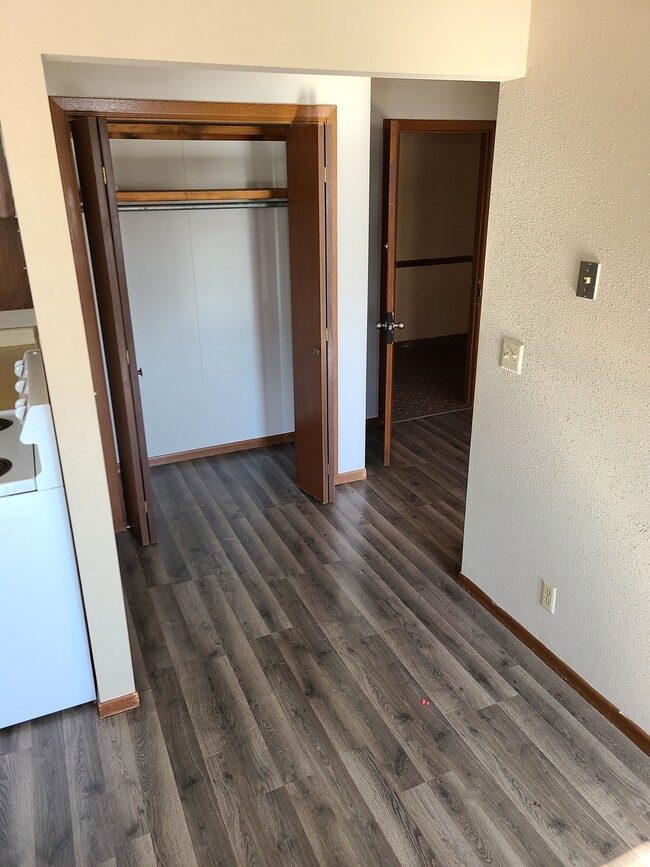 801 Shakespeare Ave, Unit Apt #6 in Stratford, IA - Building Photo - Building Photo