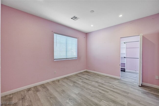 property at 8125 Chestnut Hollow Ave
