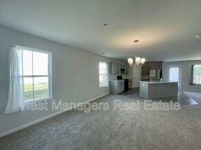 4611 Revelstroke Rd in Hope Mills, NC - Building Photo - Building Photo