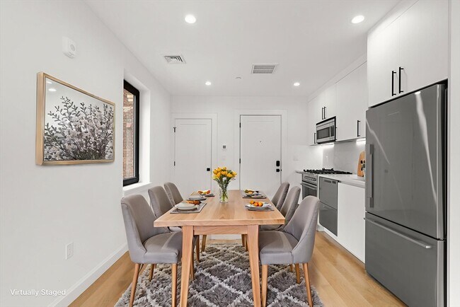 1618 Beacon St in Brookline, MA - Building Photo - Building Photo