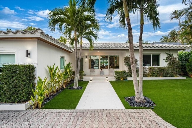 property at 1835 Daytonia Rd