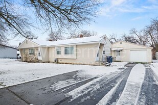 11321 E Springfield Ave in Spokane Valley, WA - Building Photo