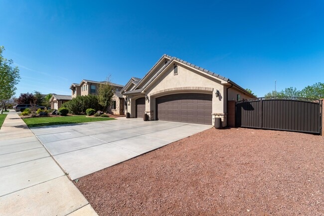 3266 S Bloomfield Dr in Washington, UT - Building Photo - Building Photo