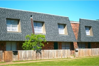 Verano Townhomes in Memphis, TN - Building Photo - Building Photo