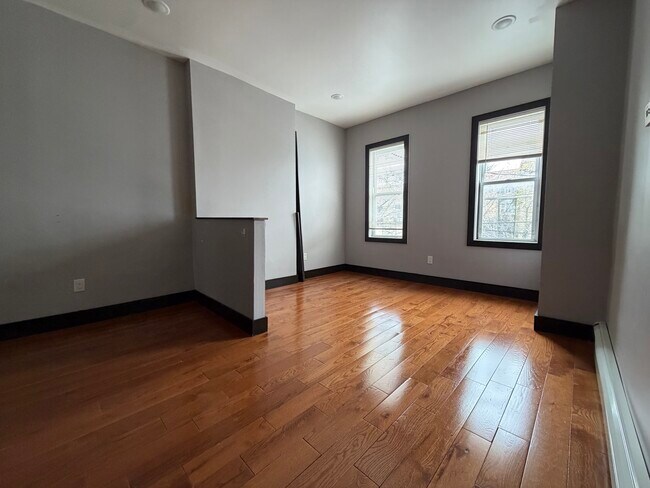 45 Saint Pauls Ave, Unit 2F in Jersey City, NJ - Building Photo - Building Photo