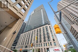 955 Bay St. in Toronto, ON - Building Photo