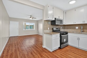 210 E 29th St in Long Beach, CA - Building Photo - Building Photo