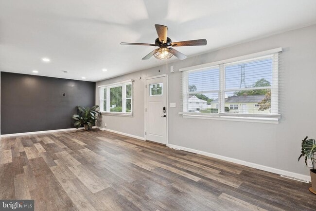 12 Normandy Dr in Glen Burnie, MD - Building Photo - Building Photo