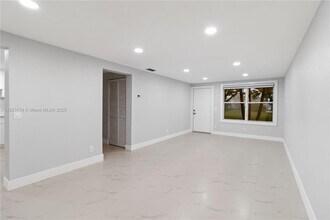 7144 Southgate Blvd in Tamarac, FL - Building Photo - Building Photo