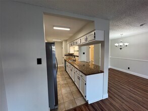 6512 Kentwick Dr in Houston, TX - Building Photo - Building Photo
