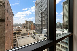 350 Oliver Ave, Unit 1005 in Pittsburgh, PA - Building Photo